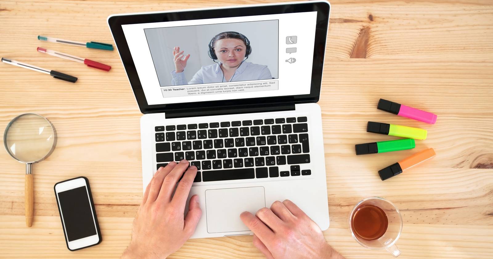 Porno toda portlash Uning mushukini tish chotkasi bilan chizish