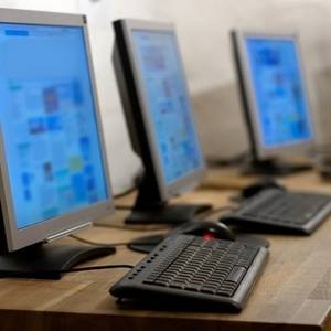 How To Be Completely Portable Without Your Own Computer Or Smartphone