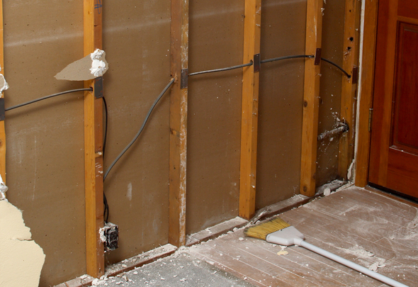 How To Wall Mount Your Wireless Router, Or Any Other Gadget