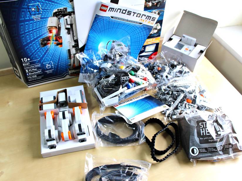 LEGO Mindstorms NXT 2.0 Review and Giveaway