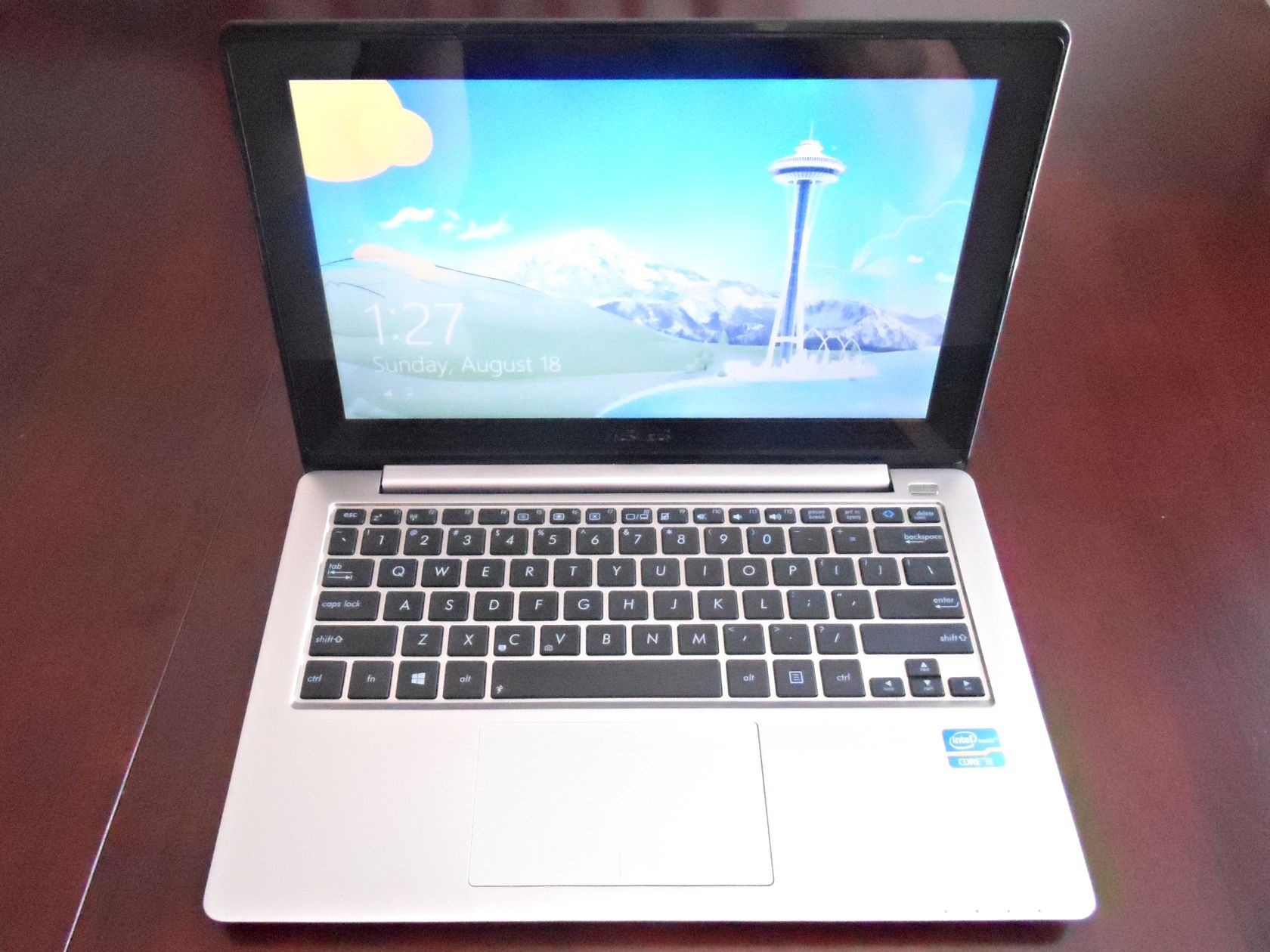 ASUS VivoBook X202E Windows 8 Touchscreen Laptop Review And