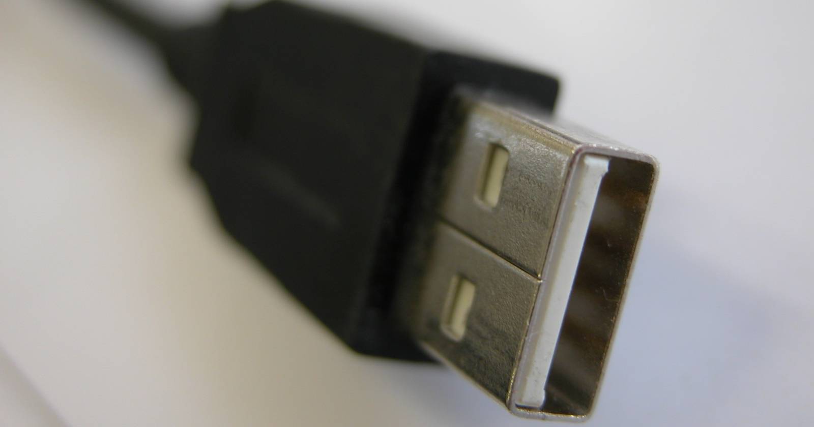 USB Condoms Protect Your Data While You Charge