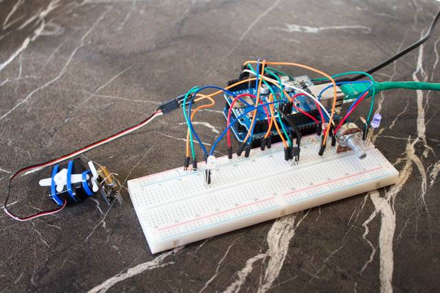Arduino Home Automation Remote Control from iOS or Android