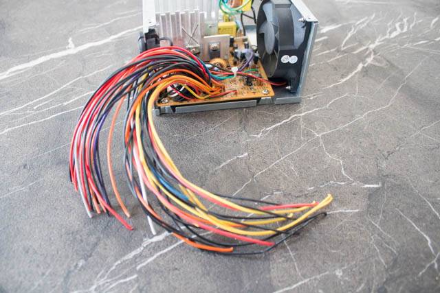 How to Make a Bench Power Supply From An Old ATX PSU