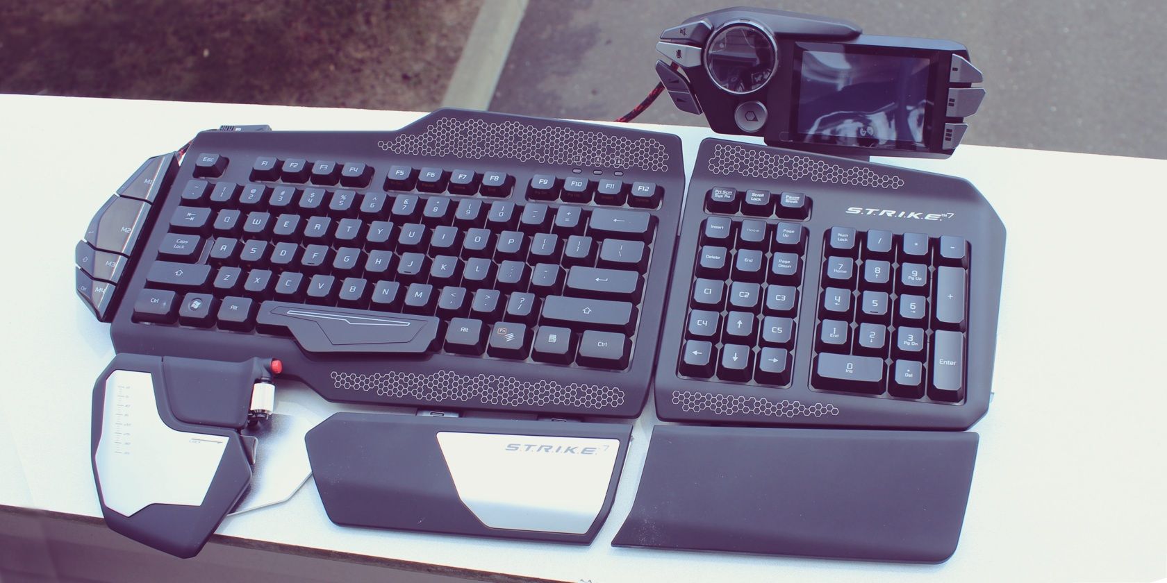 Mad Catz S.T.R.I.K.E. 7 Modular Gaming Keyboard Review And Giveaway