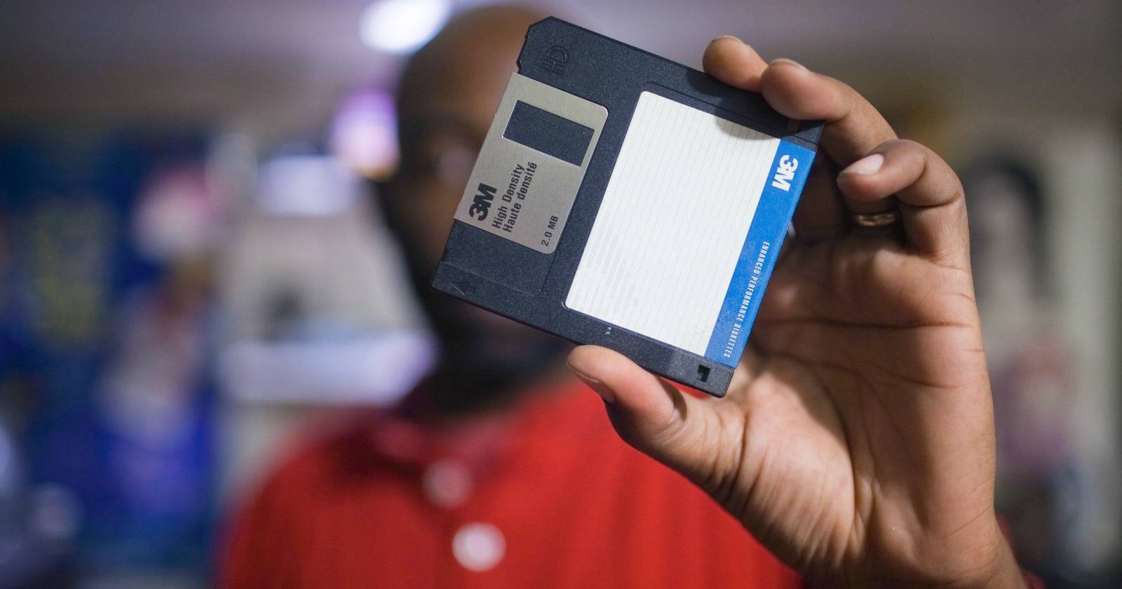 Old Computer Software People Still Use Today [We Ask You Results]