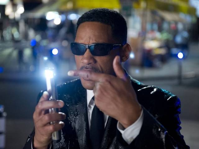 Light Memory Experiment Affects Mice Brains Like An MIB Neuralyzer