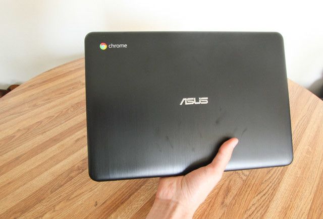 Asus Chromebook C300 Review and Giveaway