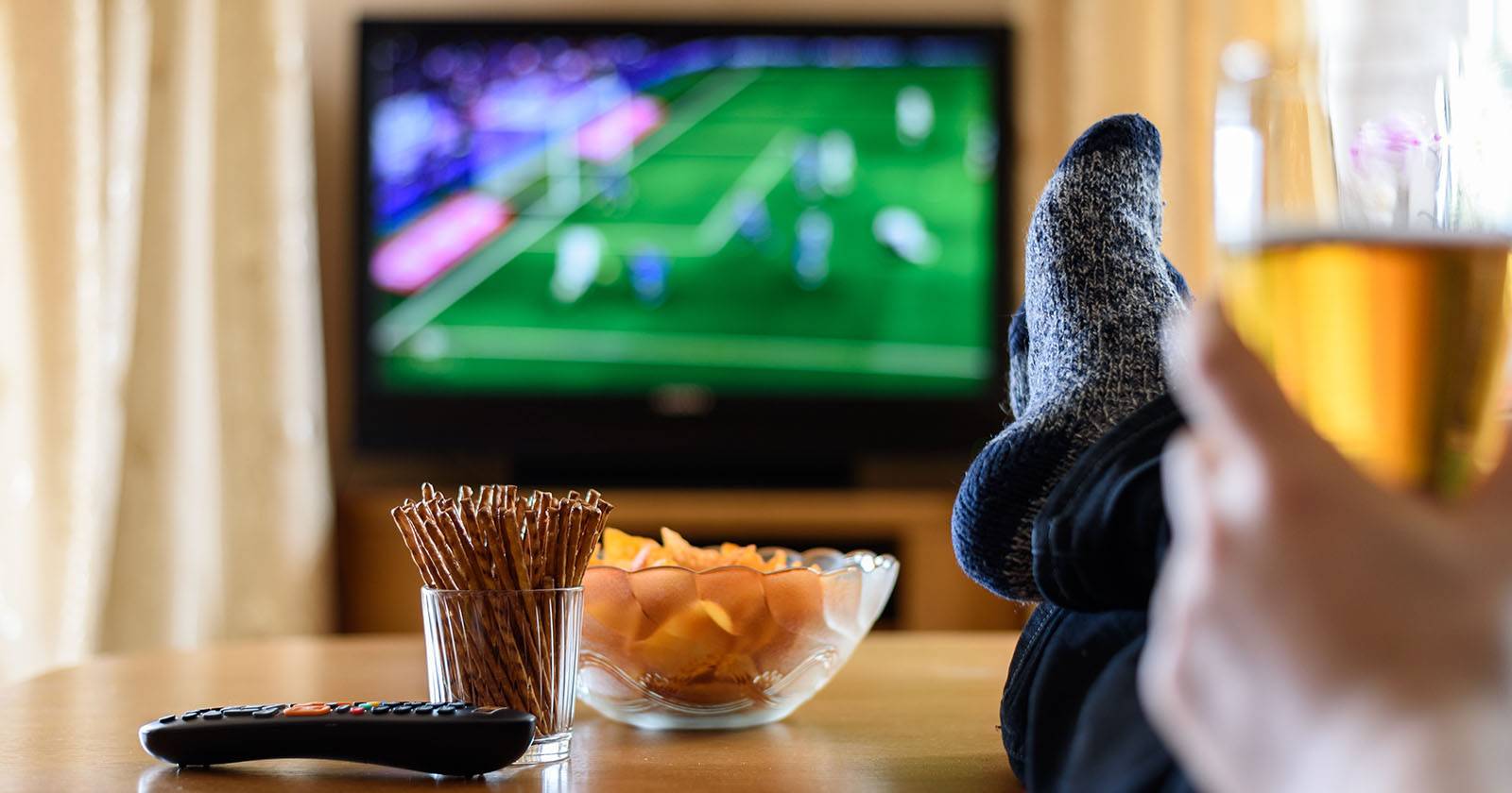How to Successfully Host a TV Viewing Party