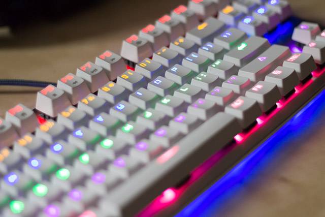 E-Blue Budget Mechanical Gaming Keyboard Review and Giveaway