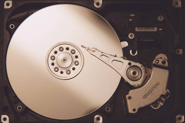 5D Data Discs Can Outlast the Sun, But What's the Catch?