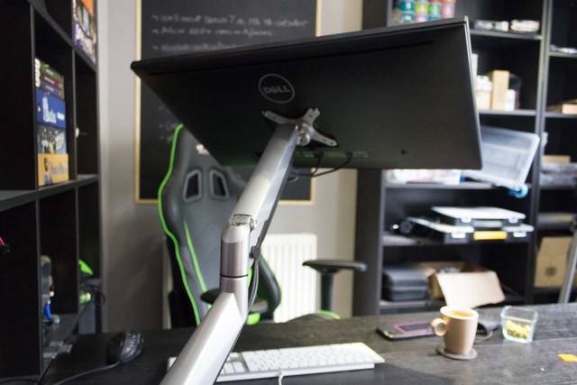 Loctek D7A Ergonomic Monitor Mount Review