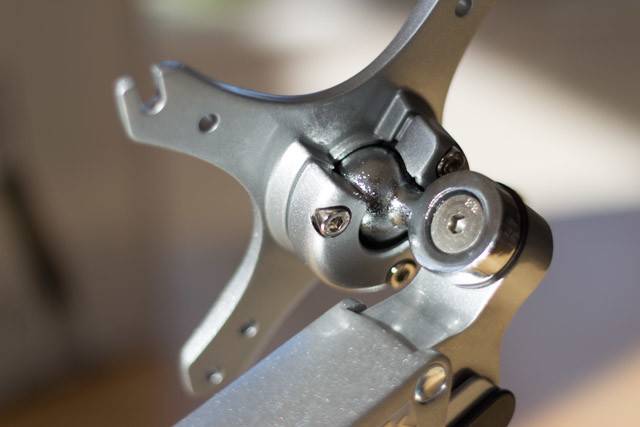 Loctek D7A Ergonomic Monitor Mount Review