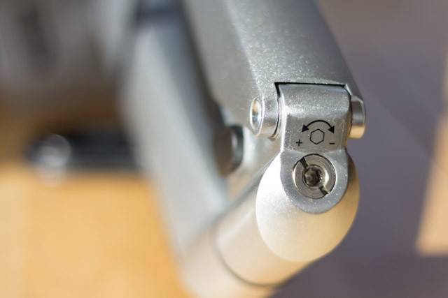 Loctek D7A Ergonomic Monitor Mount Review