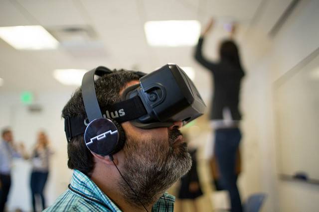 Virtual Reality Still Has 5 Big Problems to Overcome