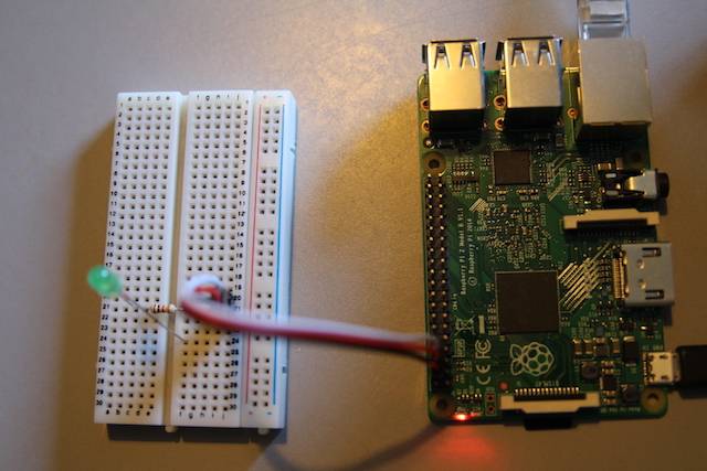 Make a Raspberry Pi Gmail Notification Light