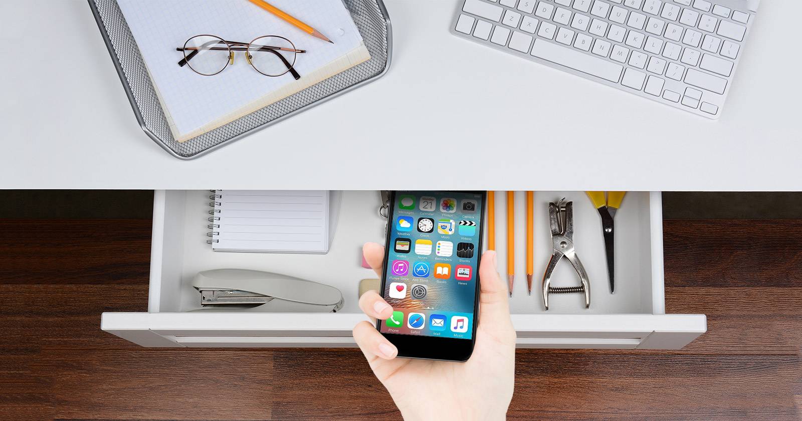 Stop Checking Phone How to Stop Checking Your Phone by Replacing It With Your Computer