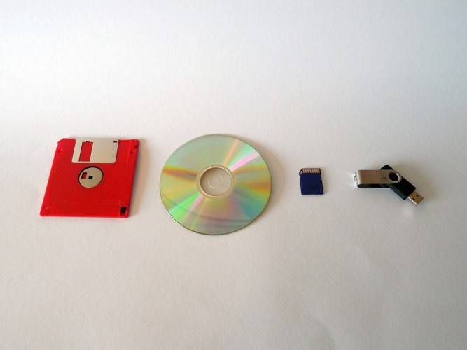 How to Build Your Own Bootable Linux Live CD