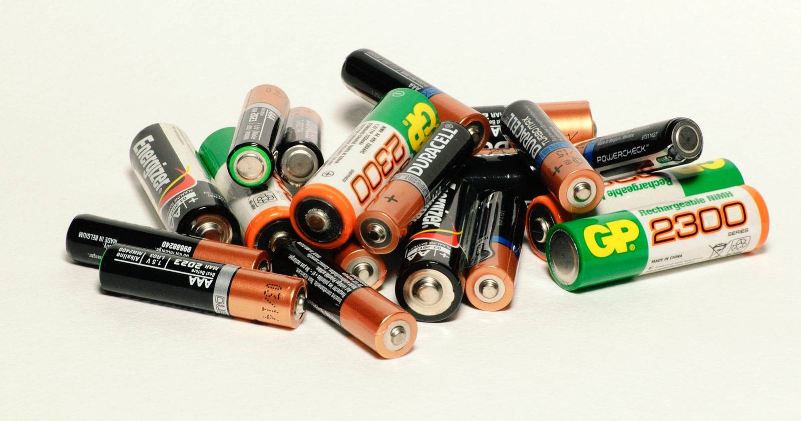 Disposable vs. Rechargeable Batteries: How They Work and Which to Buy