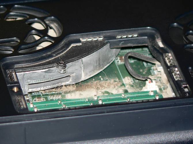 How to Clean Your Laptop Screen, Cover, Keyboard, and Fans