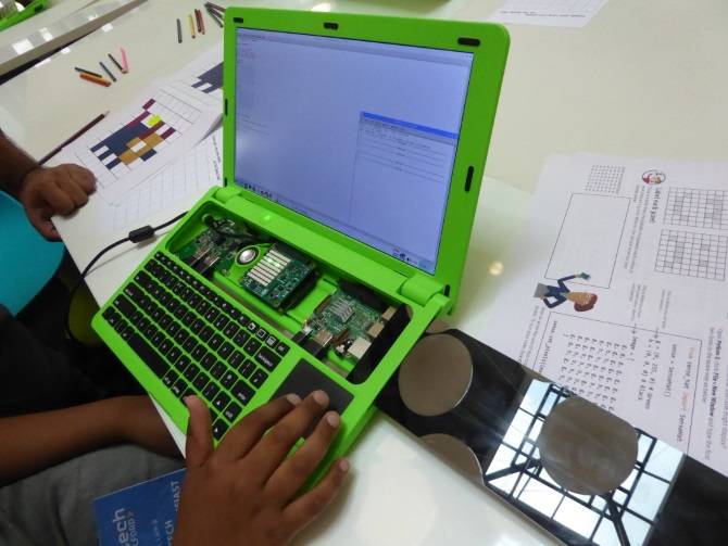 4 Projects That Make Your Raspberry Pi Portable