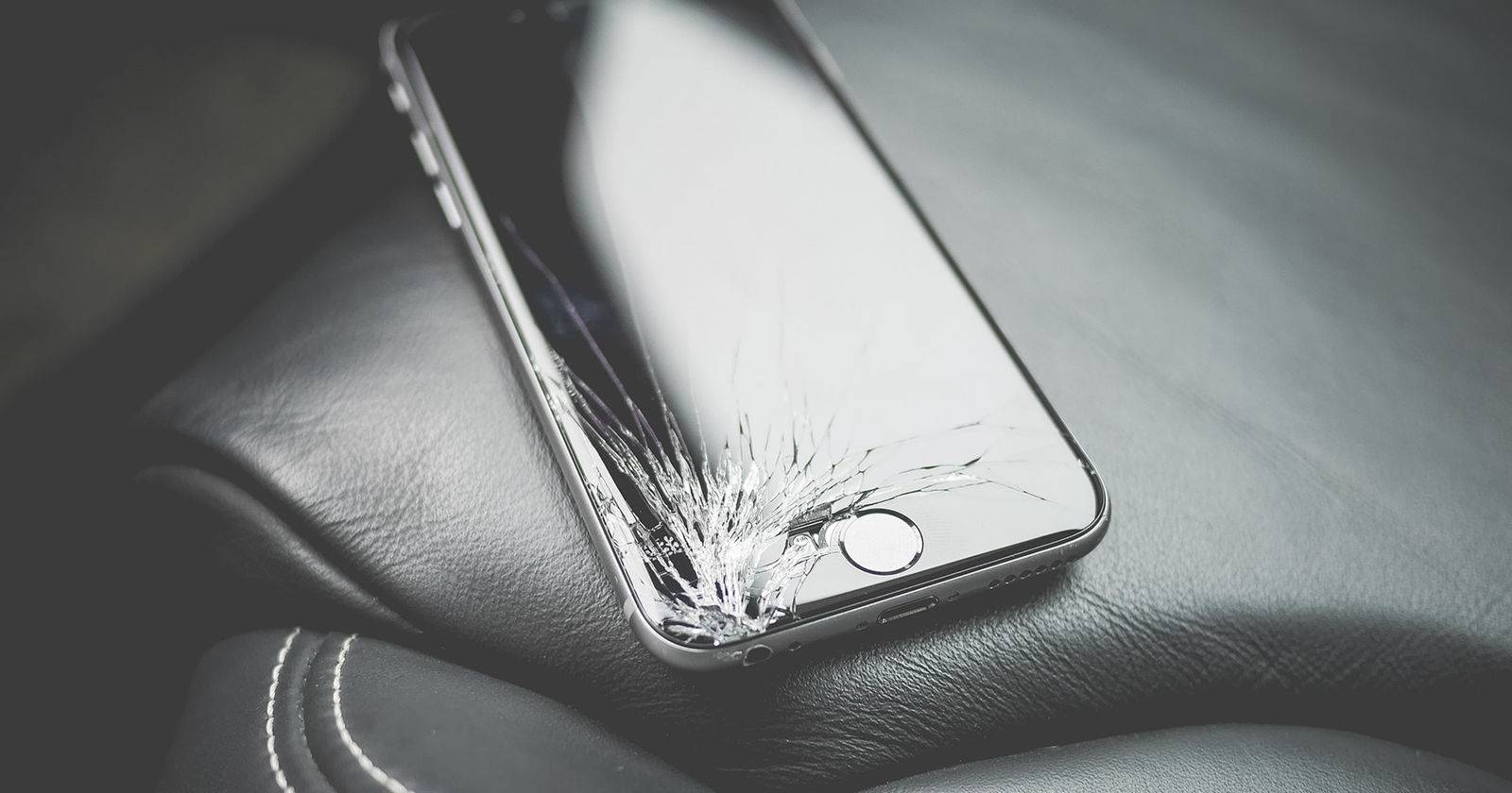 How to Replace a Damaged Phone Screen Display