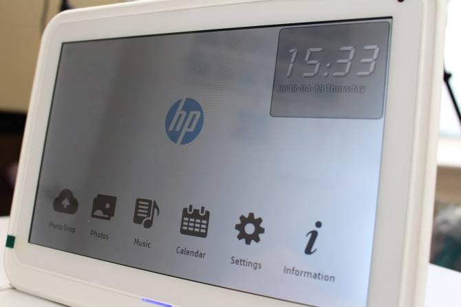 HP DF1050TW Photo Frame Review: Yes, These Are Still a Thing