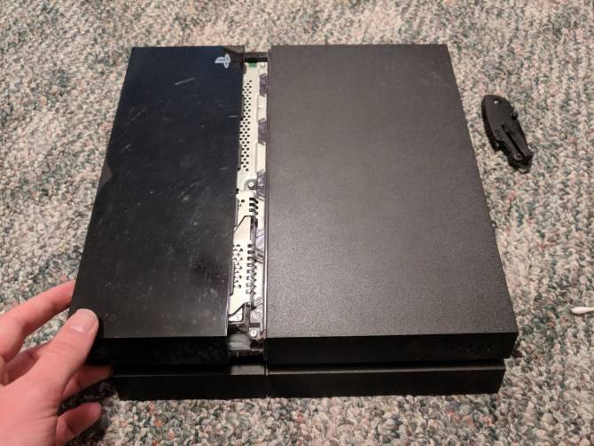 How to Clean Dust From a Noisy PS4 in 8 Simple Steps