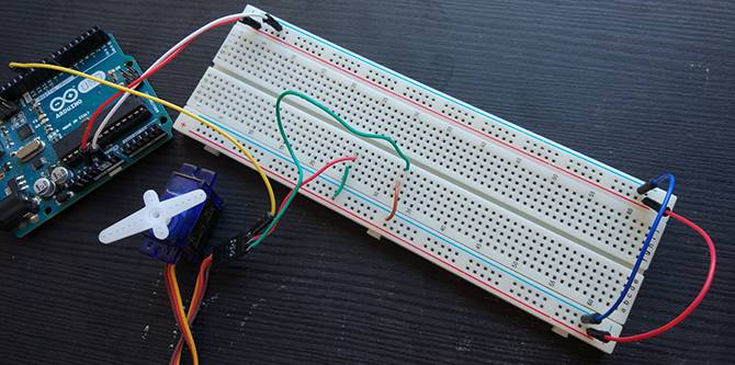 What Is a Breadboard and How Do You Use One?