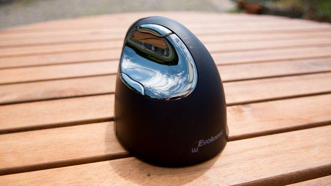 Evoluent Vertical Mouse: Do Your Wrist a Favor and Buy This Mouse