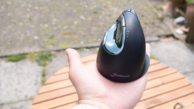 Evoluent Vertical Mouse: Do Your Wrist a Favor and Buy This Mouse