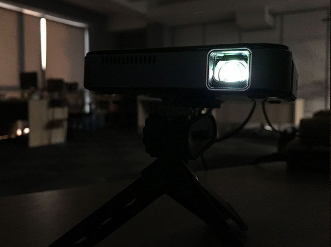 Apeman M4 Mini DLP Projector: Stylish, Compact and Easy to Use