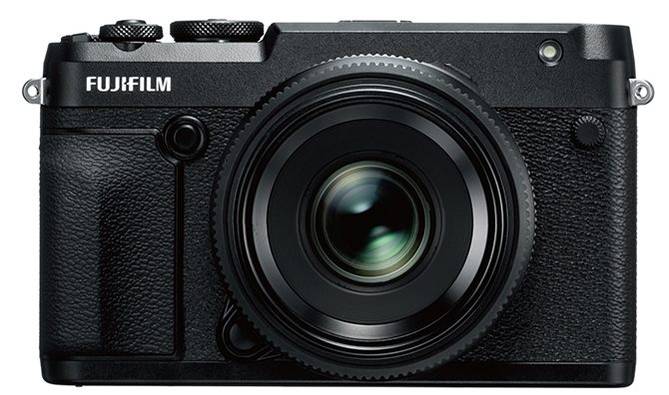 Why Mirrorless Cameras Are Better Than DSLRs for Hobbyists & Travelers
