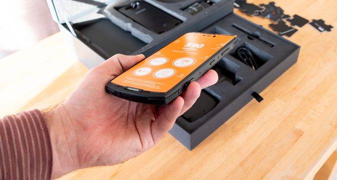 Doogee S90: A Modular Rugged Phone (That's Actually Useful!)