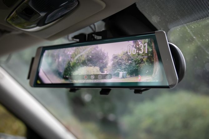 AUTO-VOX X1 Pro ダッシュカメラミラー Auto-Vox X1 Dual Dash Camera Won't Miss a Thing (Review and Giveaway!)