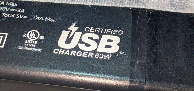 4 Mistakes to Avoid When Buying a USB Car Charger