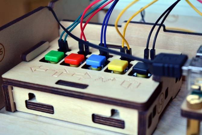 Piper Raspberry Pi DIY Computer Kit Review (and Giveaway!)