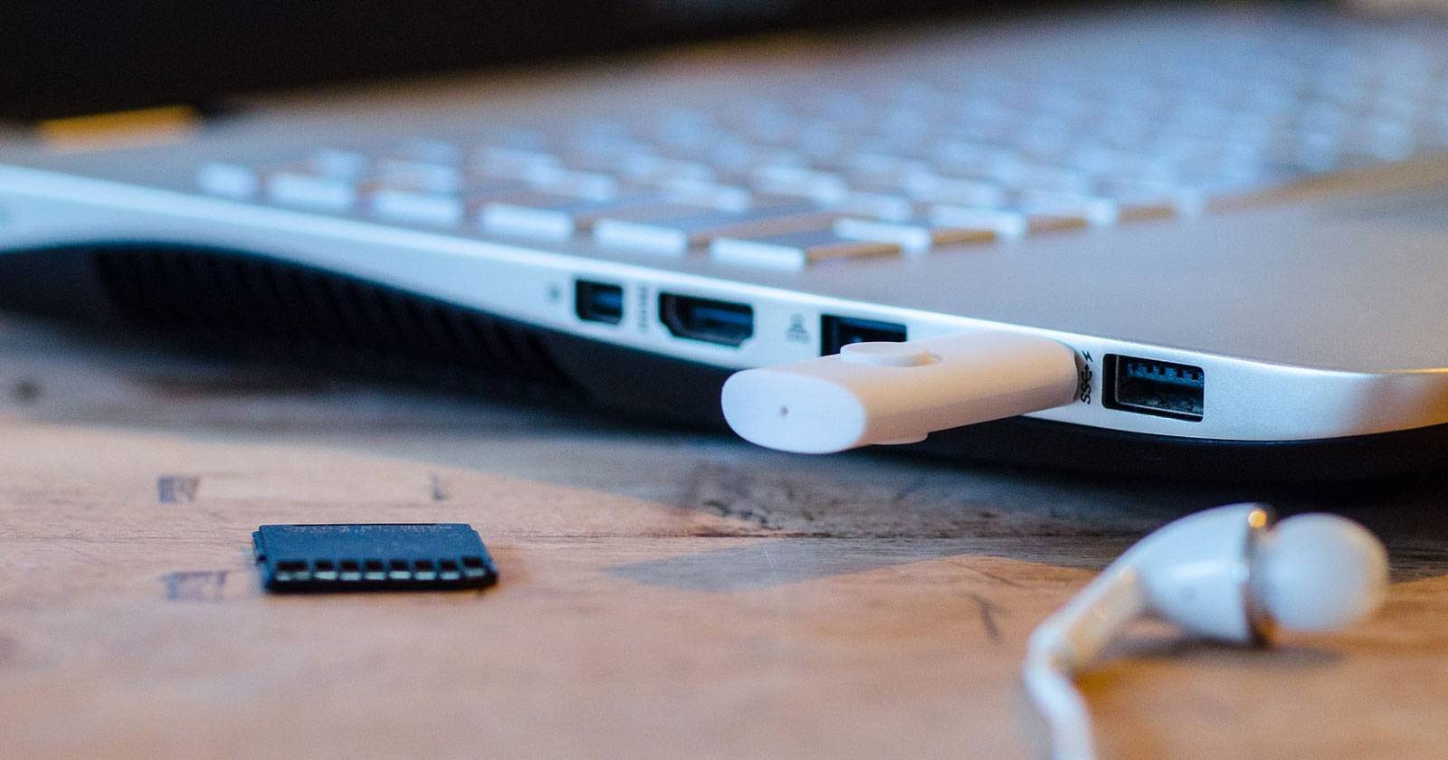 How to Use a Flash Drive on Windows 10