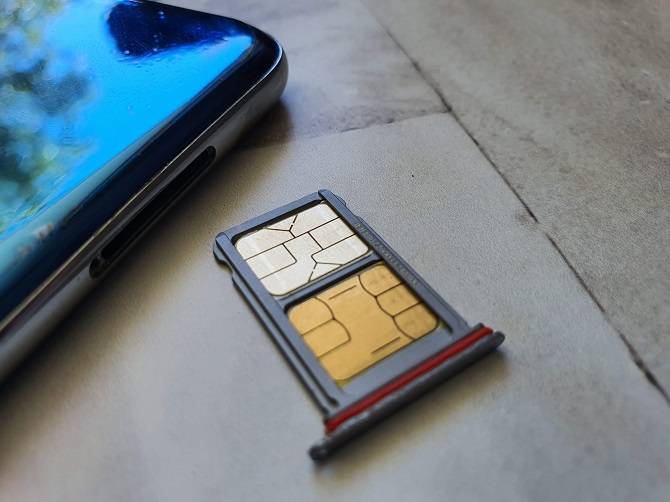 What Are Dual SIM Phones? Do You Really Need One?