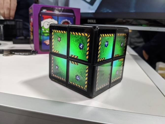 At CES, the WOWCube Brings the Rubik's Cube Into the 21st Century