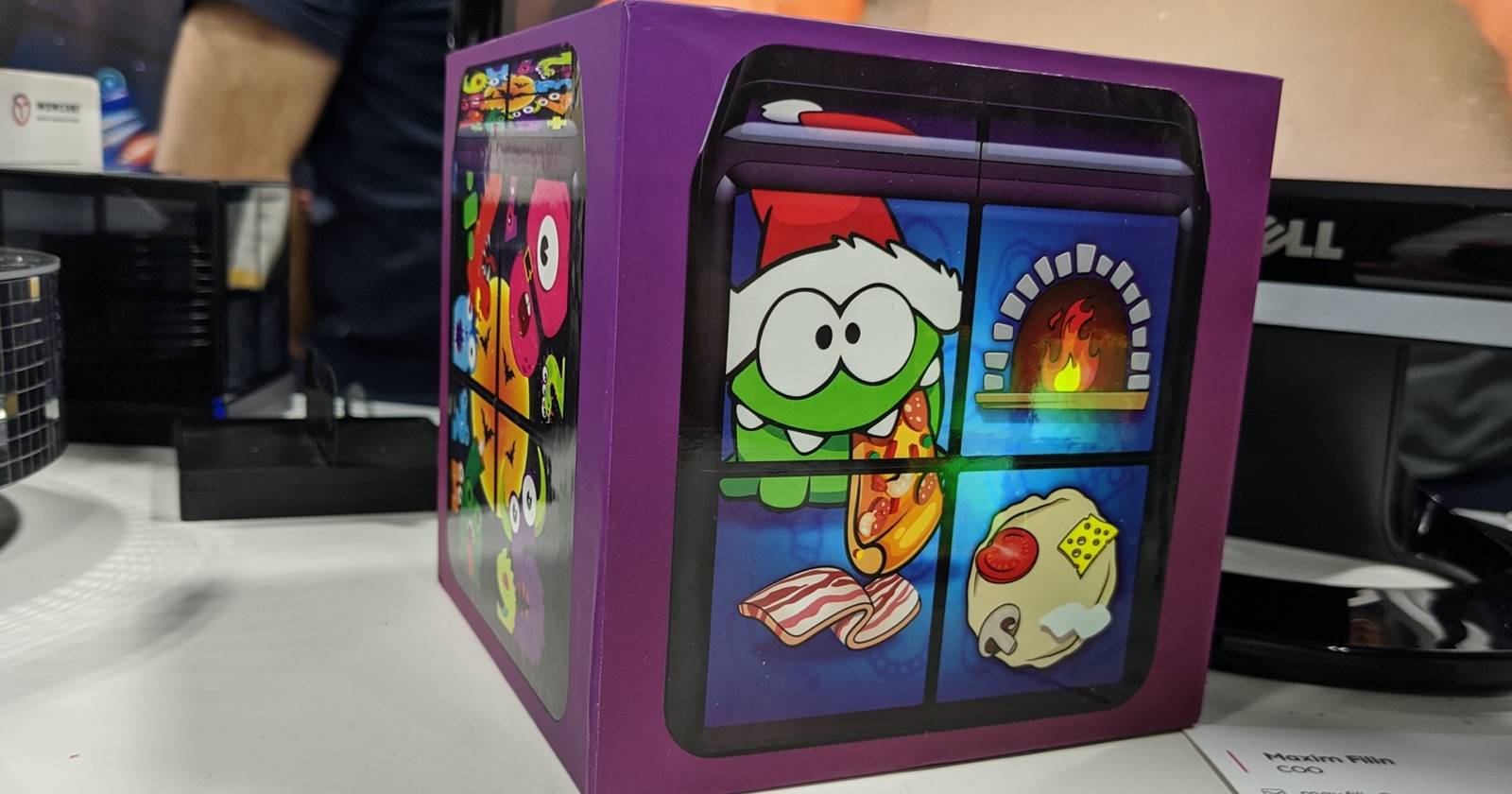 At CES, the WOWCube Brings the Rubik's Cube Into the 21st Century
