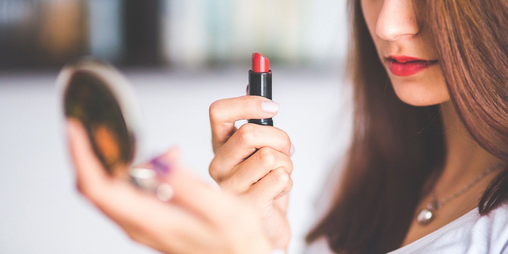 You Can Now Use Google to Try on Makeup in AR