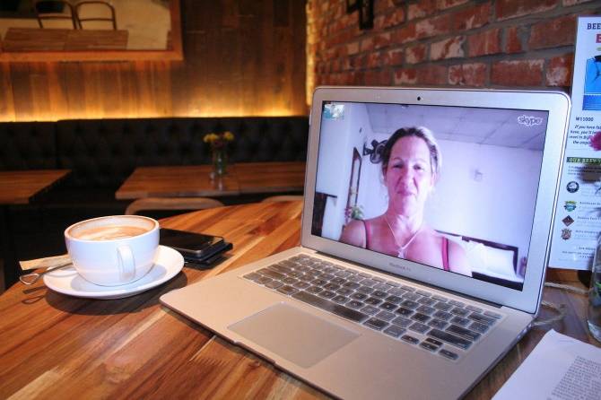 How to Look Good on a Webcam When Video Chatting