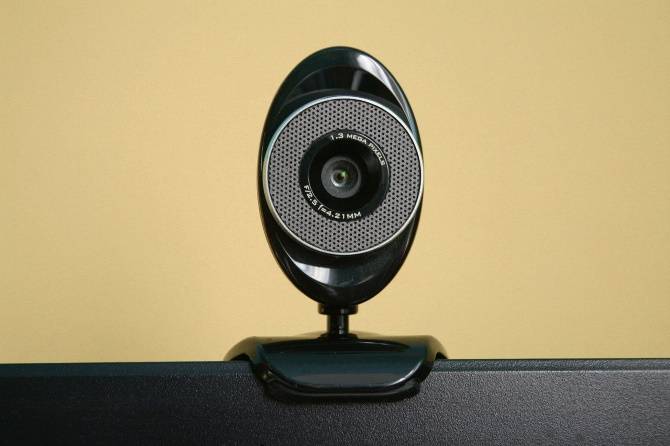 How to Look Good on a Webcam When Video Chatting