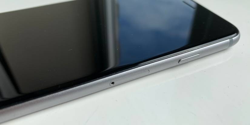 How to Remove a SIM Card From an iPhone