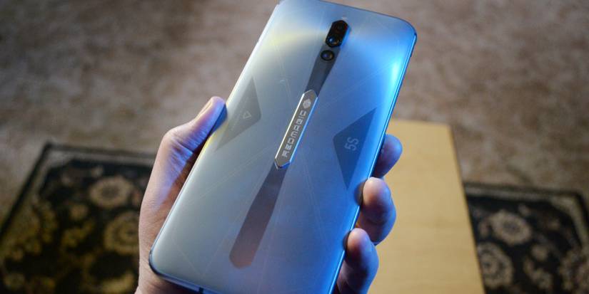 The Red Magic 5S Is a Gaming Phone You’ll Actually Want to Use