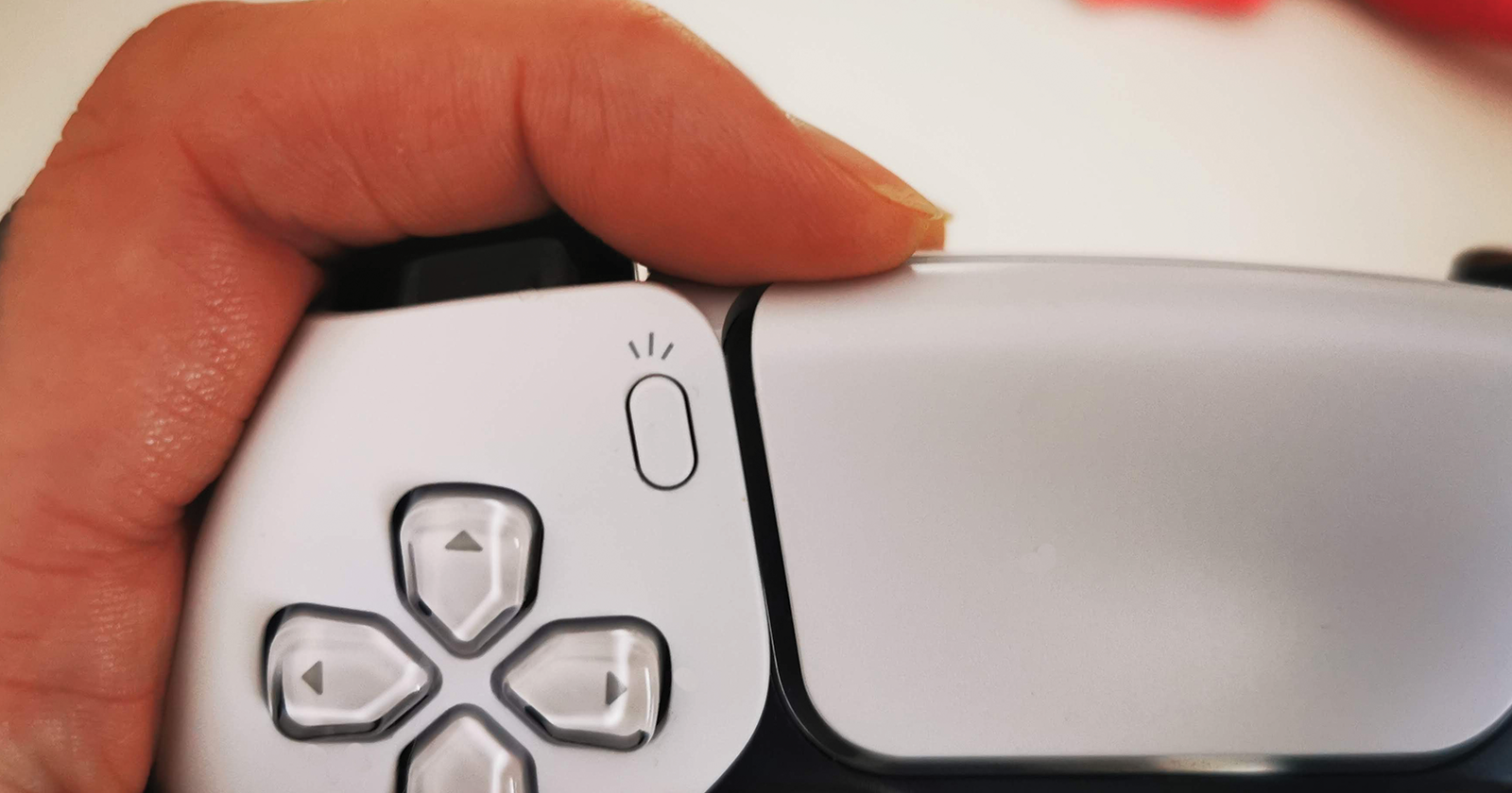 You Can Now Play PS5 Games on Apple Devices Using DualSense Controllers