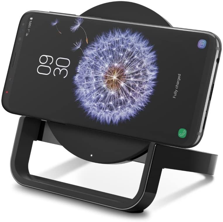 Belkin Boost Up Wireless Charging Stand iphone