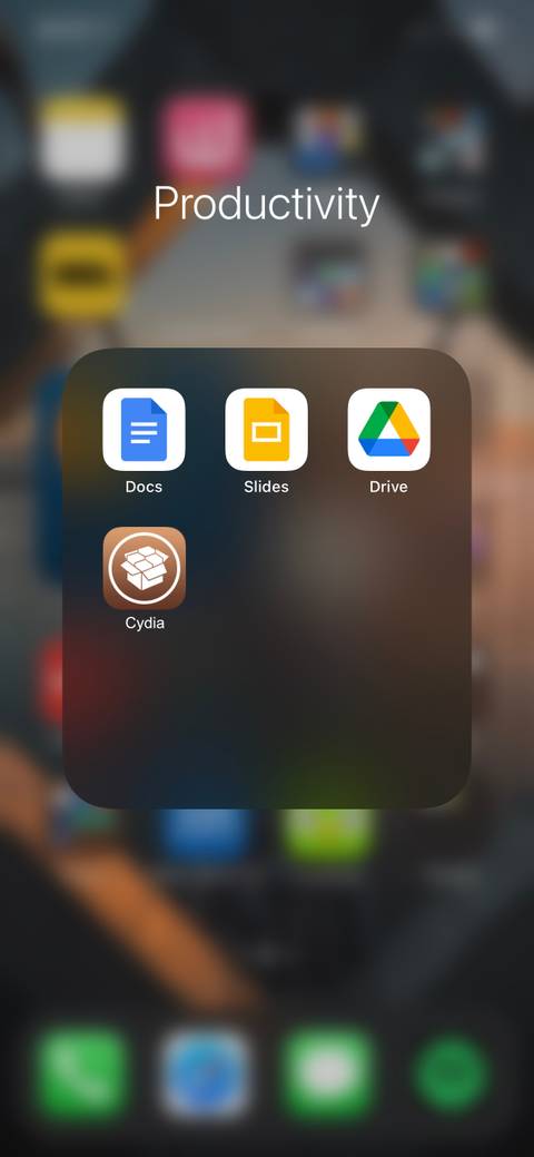 Screenshot of Cydia on the iPhone home screen
