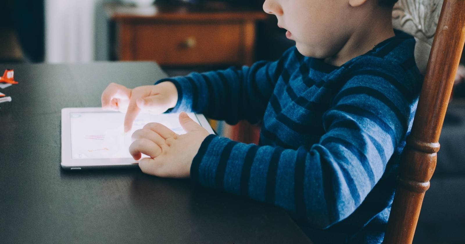 The 7 Best Apps That Teach Kids How to Read and Write